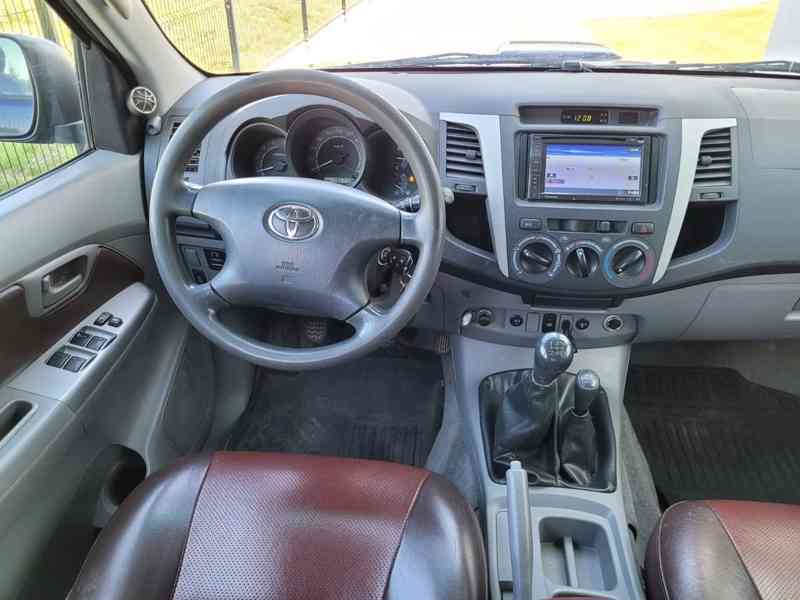 Toyota Hilux 2.5 D4D 4x4 88kw - foto 10