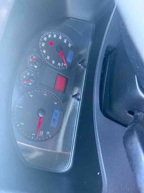 Volkswagen Caravelle 2,5   T5 long - foto 6