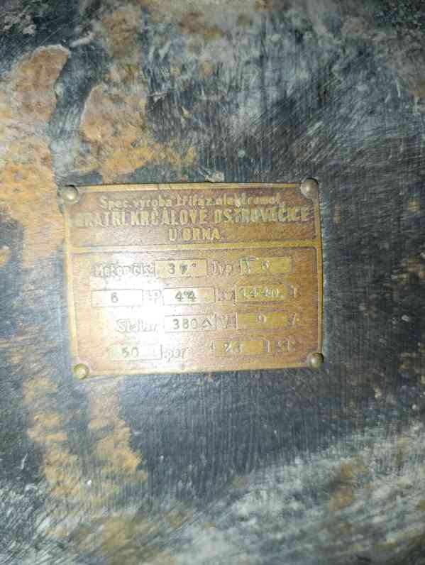 Elektromotor 4,4kW a šroťák - foto 2