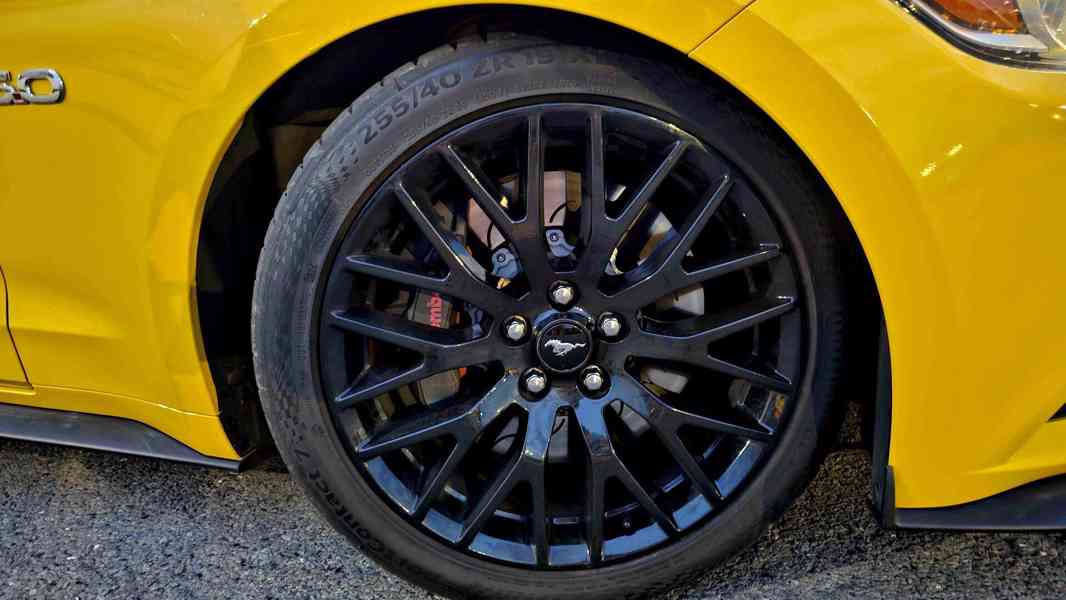 Ford Mustang GT Cabriolet 727 hp s kompresorem, TOP STAV - foto 19