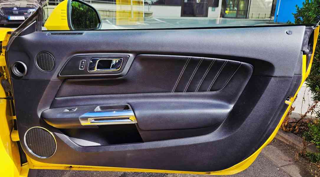 Ford Mustang GT Cabriolet 727 hp s kompresorem, TOP STAV - foto 40