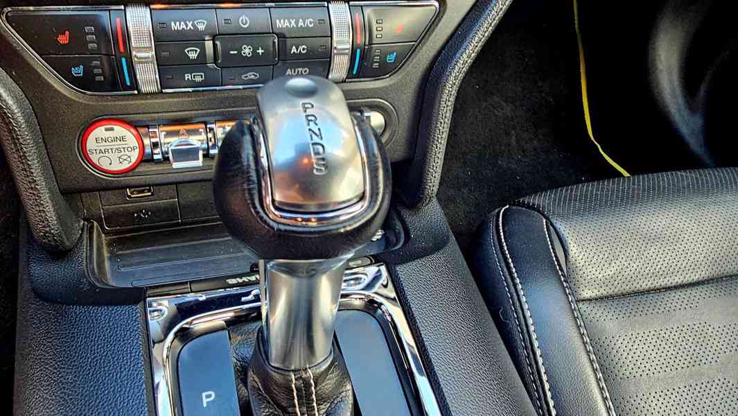 Ford Mustang GT Cabriolet 727 hp s kompresorem, TOP STAV - foto 35