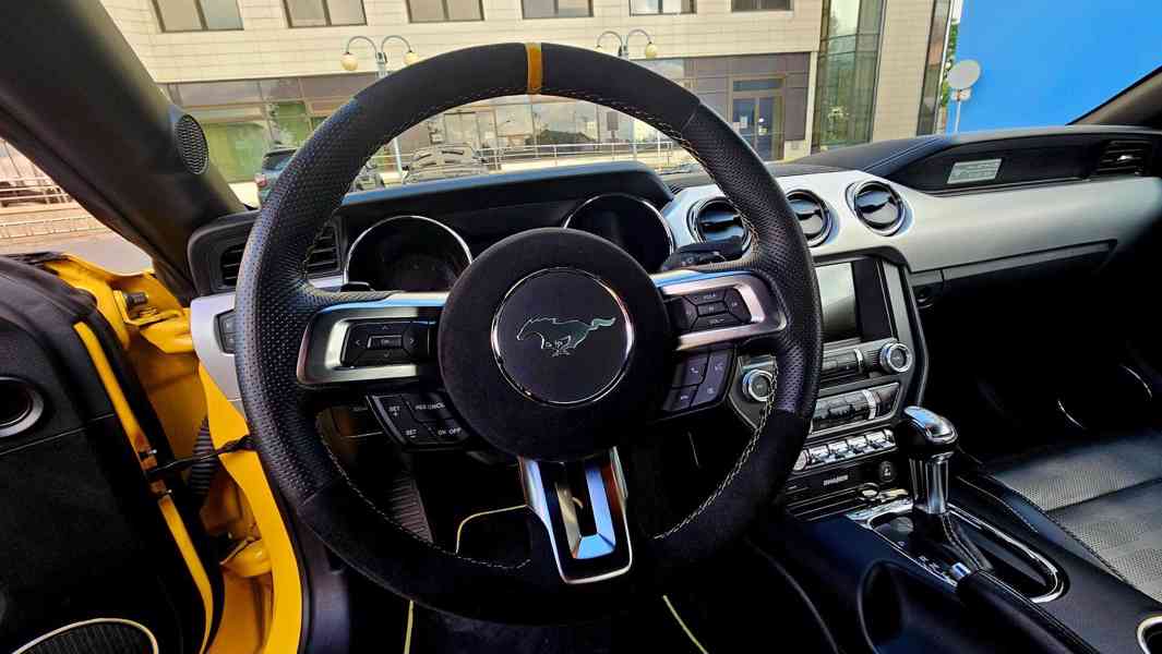 Ford Mustang GT Cabriolet 727 hp s kompresorem, TOP STAV - foto 34