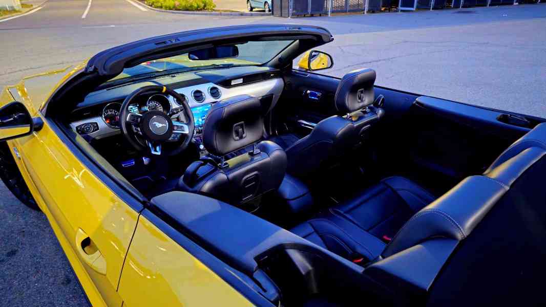 Ford Mustang GT Cabriolet 727 hp s kompresorem, TOP STAV - foto 24