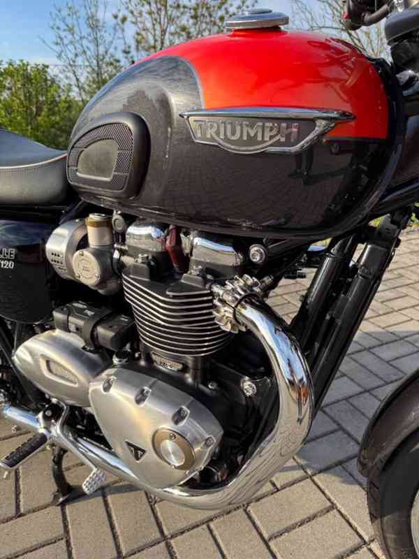 Triumph Bonneville T120 - foto 11