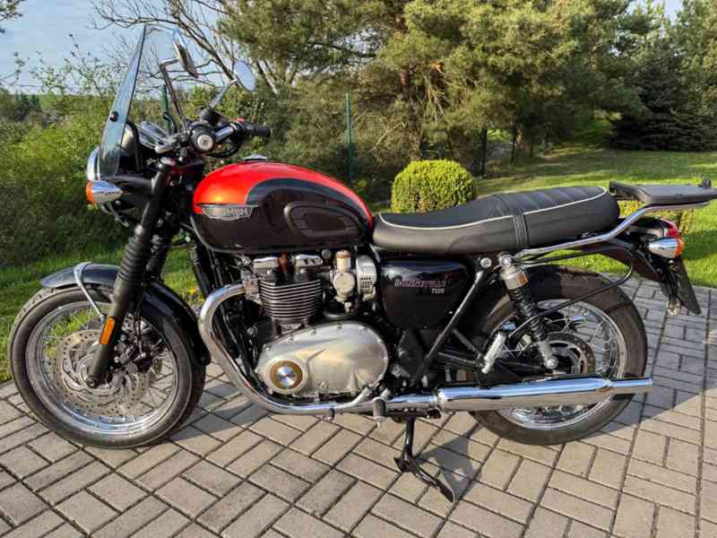 Triumph Bonneville T120 - foto 2