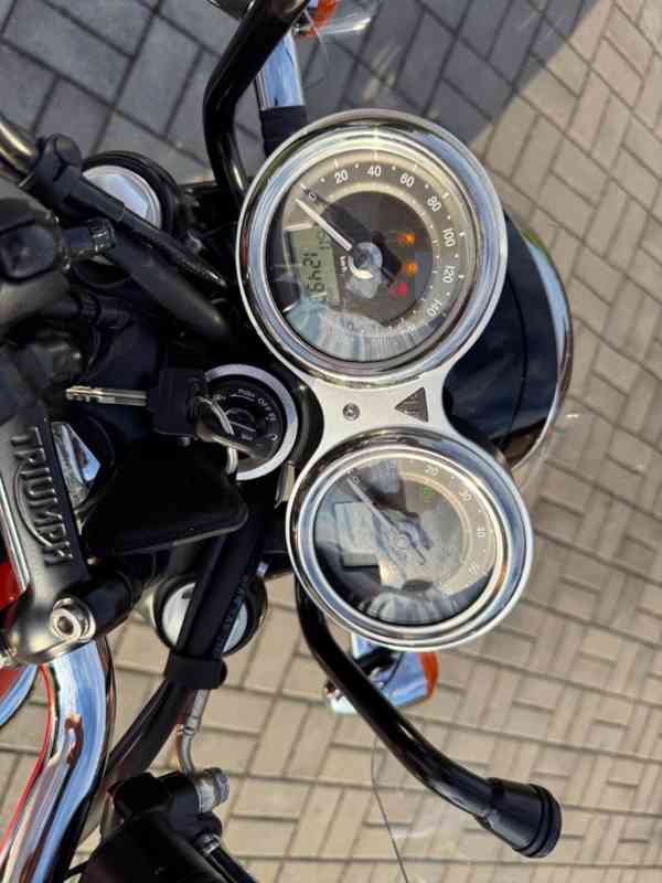 Triumph Bonneville T120 - foto 5