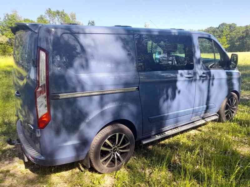 Ford Tourneo Custom 2,2   Limited - foto 5