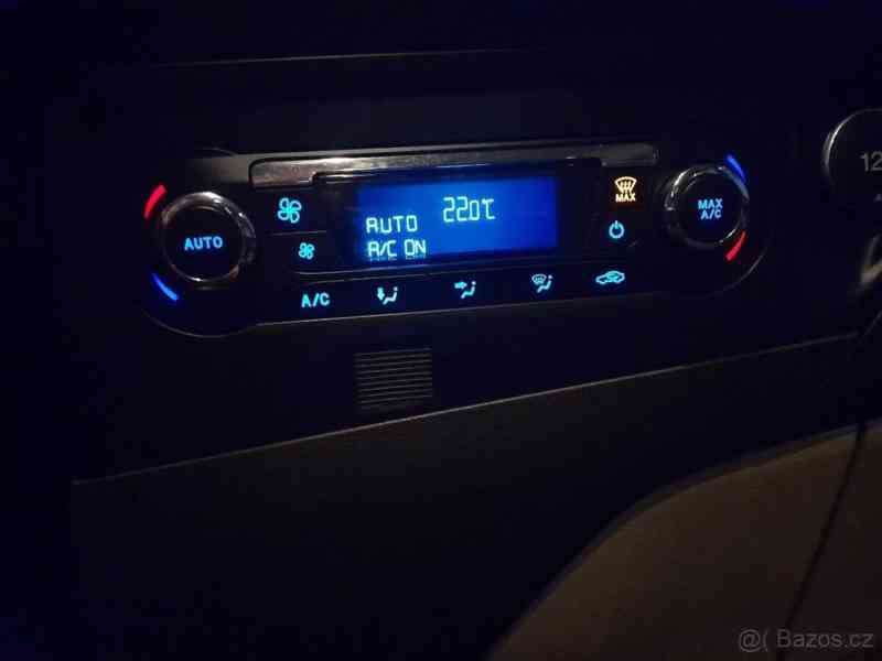 Ford Tourneo Custom 2,2   Limited - foto 12