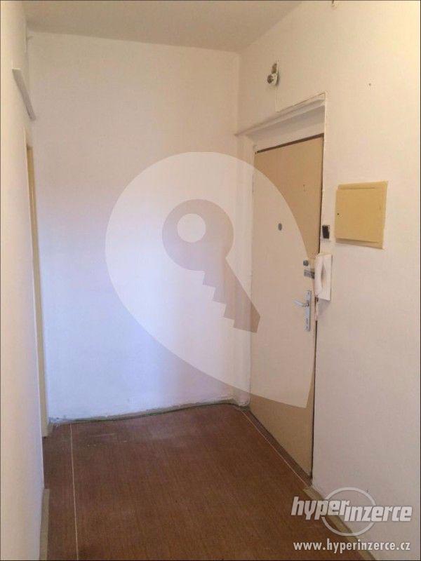 Prodej bytu 2+1 bez realitky Na Hroudě, Praha - Strašnice - foto 3