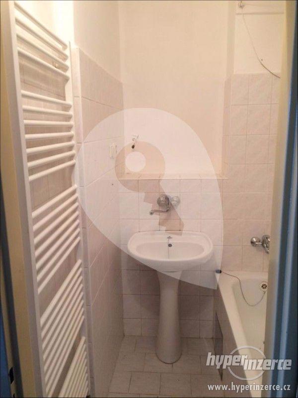 Prodej bytu 2+1 bez realitky Na Hroudě, Praha - Strašnice - foto 4