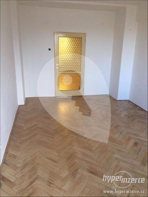 Prodej bytu 2+1 bez realitky Na Hroudě, Praha - Strašnice - foto 9