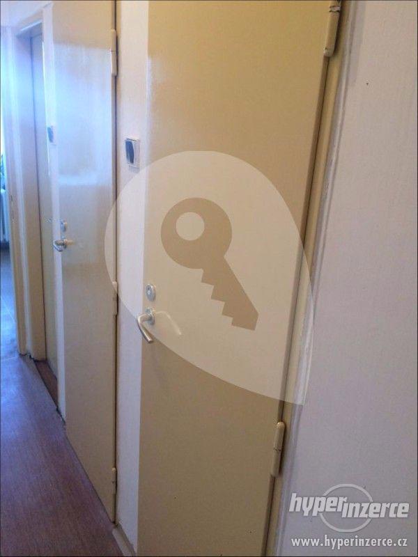 Prodej bytu 2+1 bez realitky Na Hroudě, Praha - Strašnice - foto 12