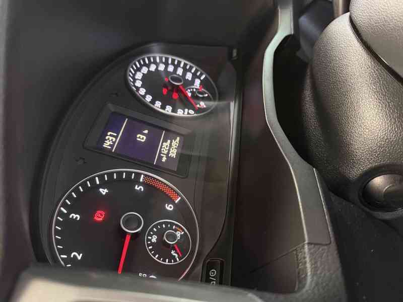 Volkswagen Caddy 2.0 TDI, manuál - foto 9