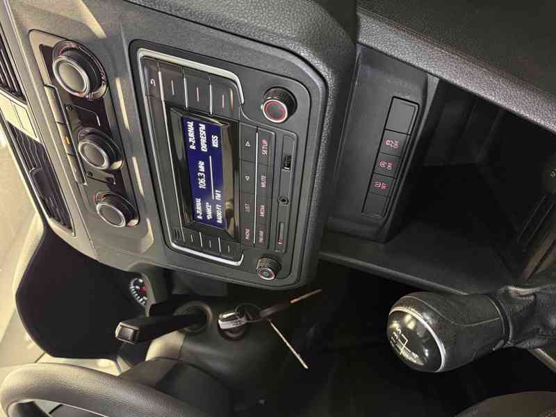 Volkswagen Caddy 2.0 TDI, manuál - foto 12