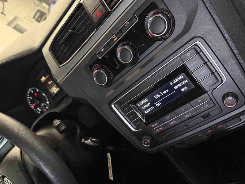 Volkswagen Caddy 2.0 TDI, manuál - foto 14