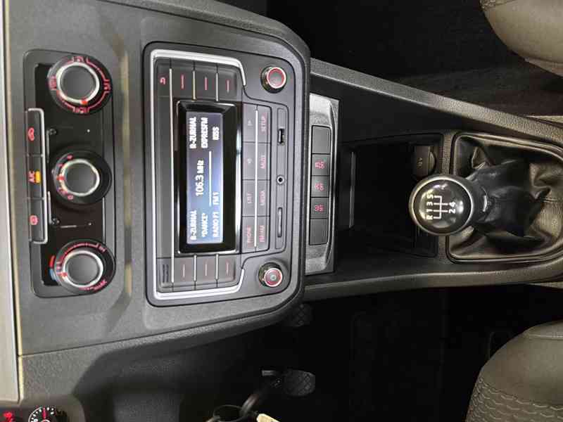 Volkswagen Caddy 2.0 TDI, manuál - foto 13