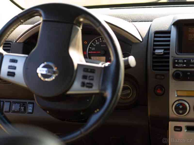 Nissan Pathfinder 2,5 DCI - foto 11