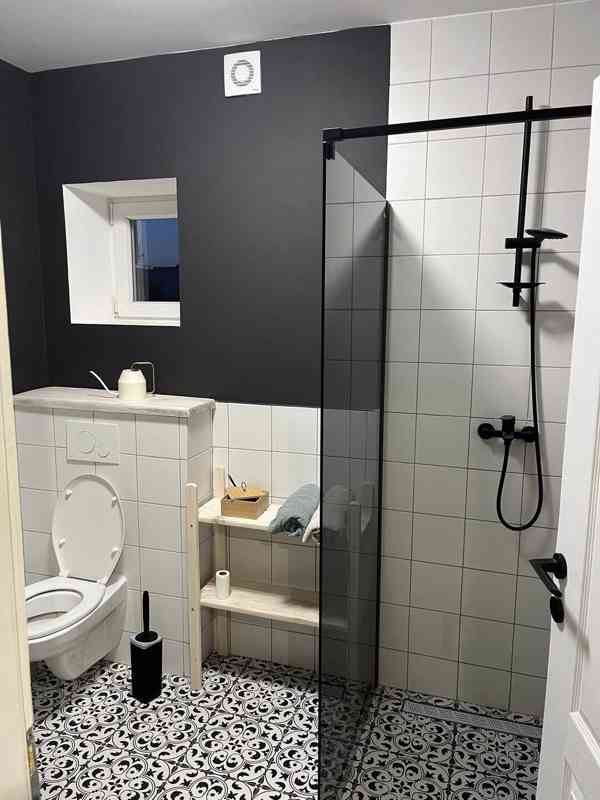 🏡 Novostavba s velkým pozemkem – ideální rodinné bydlení - foto 9