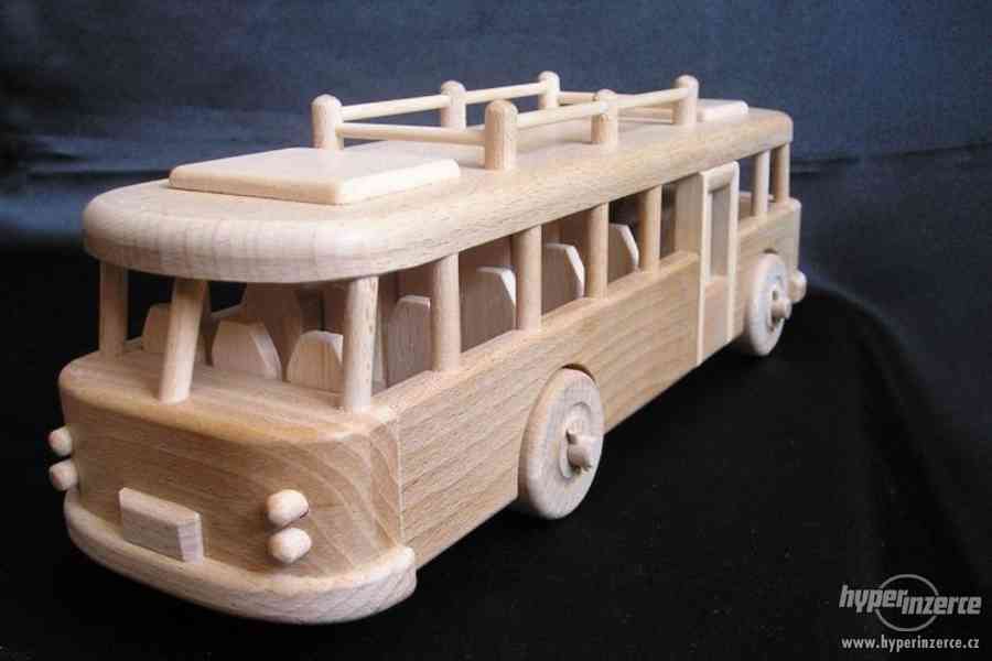 Dřevěný autobus RTO, hračka i dárek - foto 2