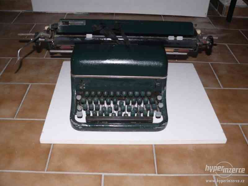 Staré psací stroje / 1 kus 1 000,-Kč - foto 1