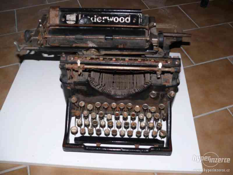 Staré psací stroje / 1 kus 1 000,-Kč - foto 2
