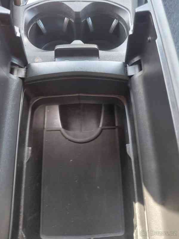 Peugeot 5008 1,6 - foto 12