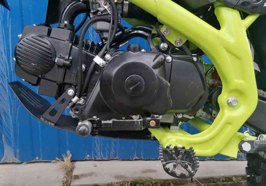 Pitbike APOLLO VIPER 140ccm 19“/16" E-START + světlo zelený - foto 5
