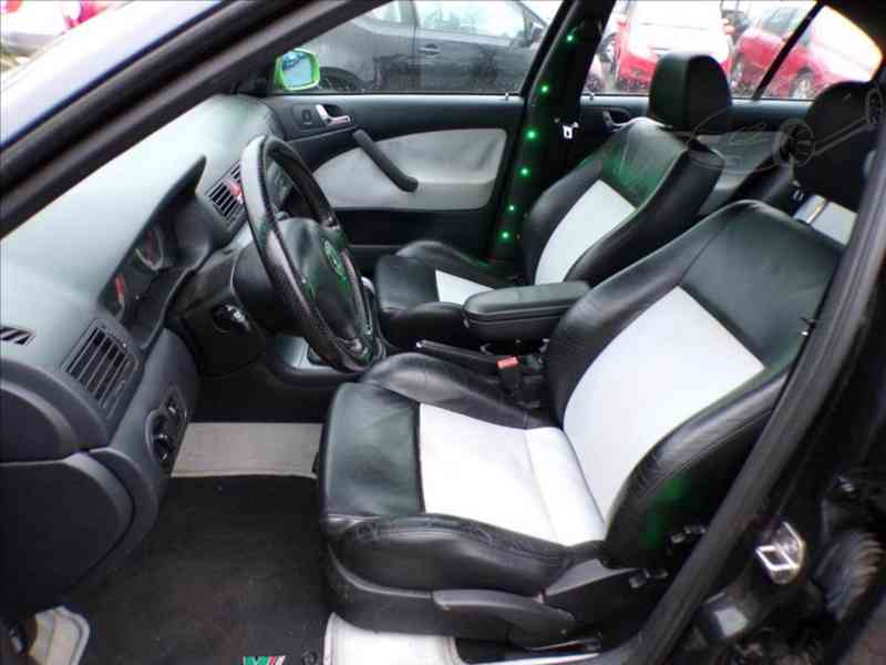 Škoda Octavia 1,8 TURBO 132KW RS - foto 7