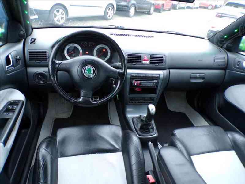 Škoda Octavia 1,8 TURBO 132KW RS - foto 5