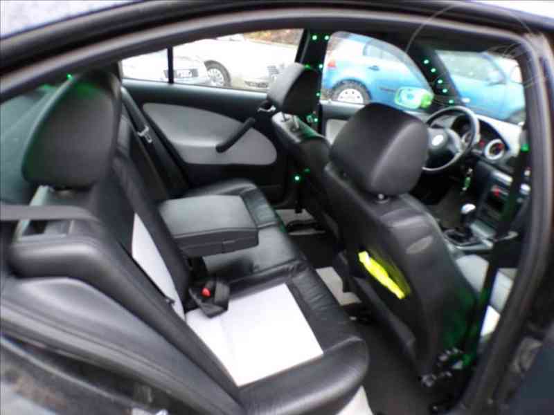 Škoda Octavia 1,8 TURBO 132KW RS - foto 10