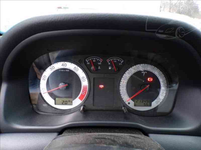 Škoda Octavia 1,8 TURBO 132KW RS - foto 6