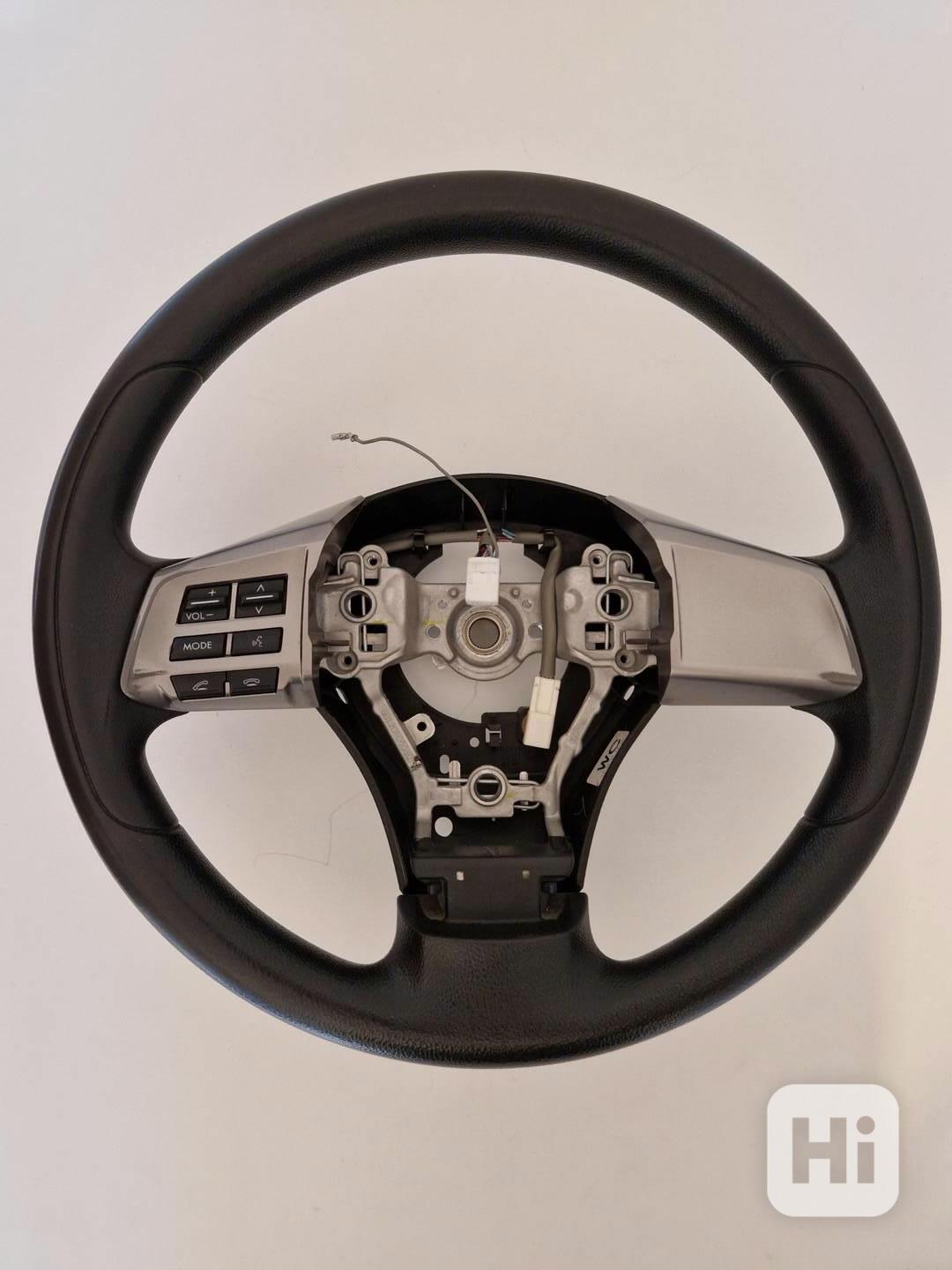 Multifunkční volant Subaru Forester - foto 1