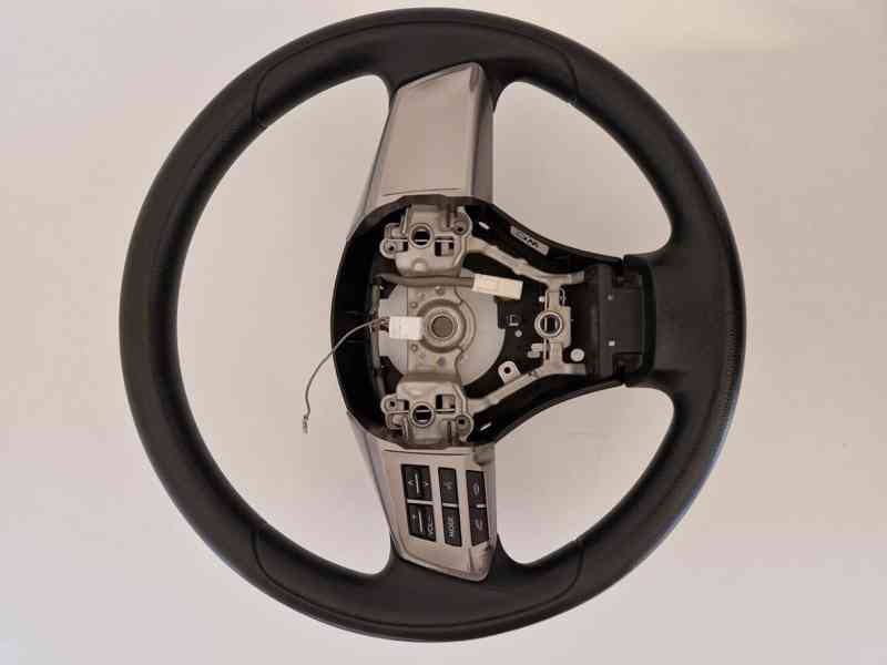 Multifunkční volant Subaru Forester - foto 1