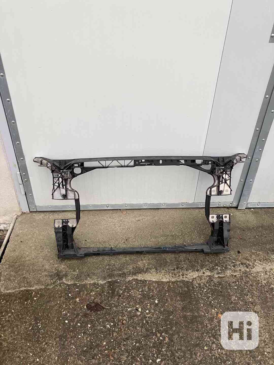 original chladicova stena audi A4 A5 b9 8W0 nova - foto 1