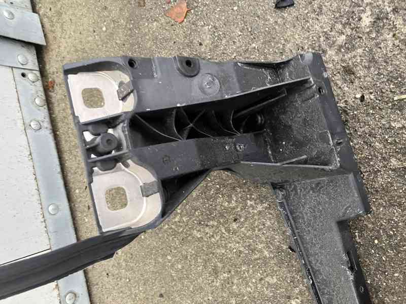 original chladicova stena audi A4 A5 b9 8W0 nova - foto 8