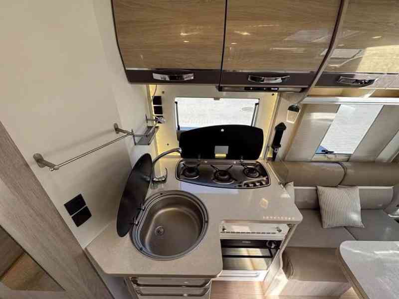 Camping-car Rapido 8096 DF – 2,3L 150 ch – 2017 – 4 places - foto 7