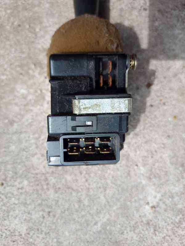 spínače Peugeot 405 - foto 2