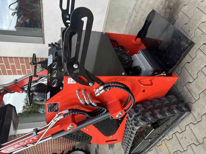 Smýkový mini nakladač CRONA CR460T - foto 4