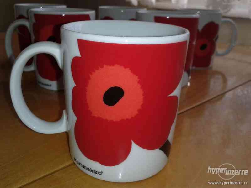 Porcelánové hrnky - dekor červené květiny - foto 2