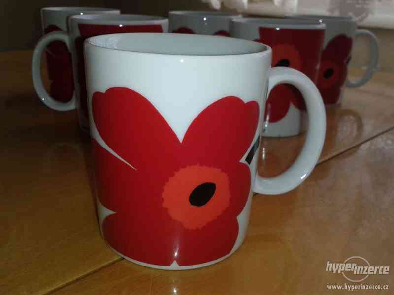 Porcelánové hrnky - dekor červené květiny - foto 3