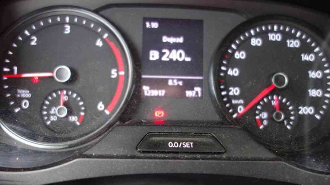 VOLKSWAGEN Crafter 35 2.0 6G FWD DR valníkový s plachtou - foto 10