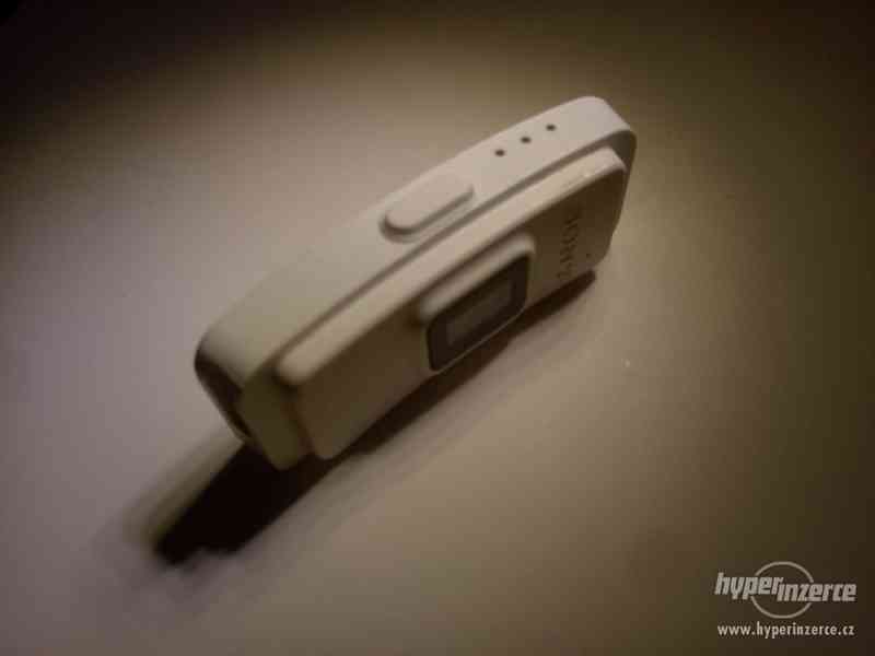 Sony SmartBand 2 SWR12 bílý - foto 4