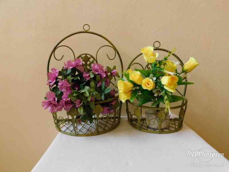 Nástěnné kovové ozdobné truhlíky na květiny - foto 1