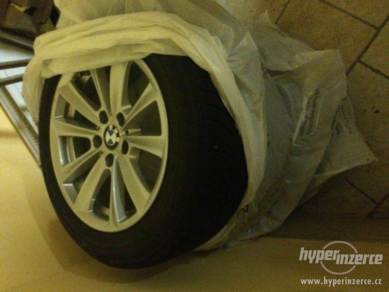 BMW 525d zimní pneu - foto 1