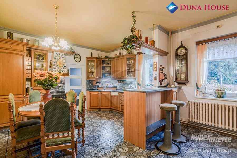 Třígenerační dům s bazénem - foto 13