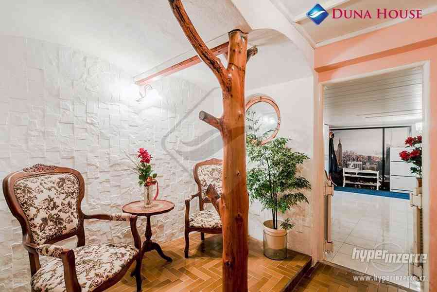 Třígenerační dům s bazénem - foto 15
