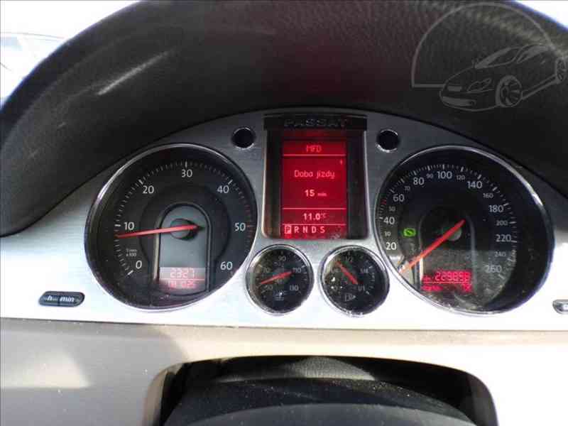 VW Passat 2,0 TDI DSG,HIGHLINE-AUTOMAT - foto 6