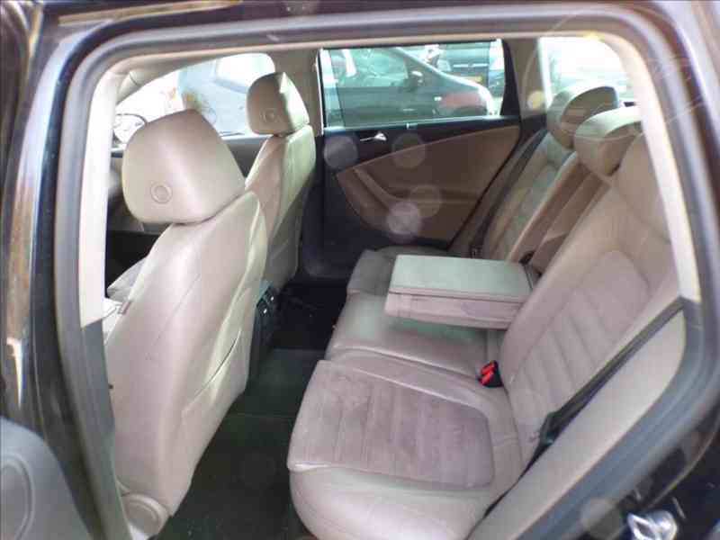 VW Passat 2,0 TDI DSG,HIGHLINE-AUTOMAT - foto 8