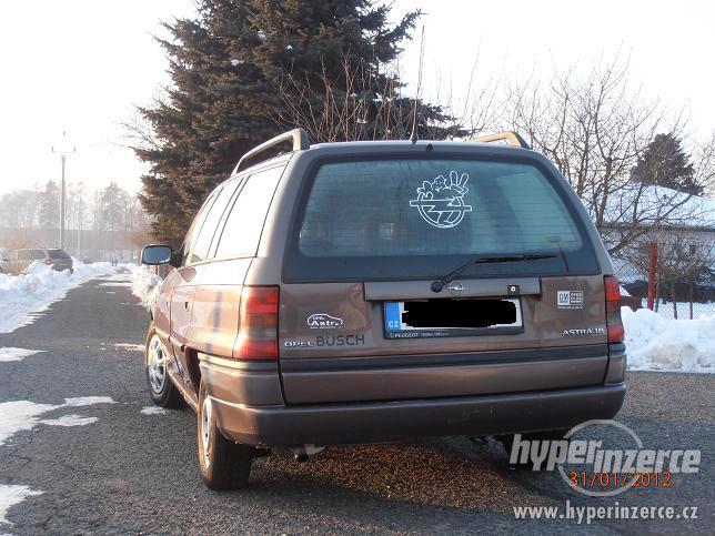 Opel Astra F 1,6 benzín, combi - foto 3